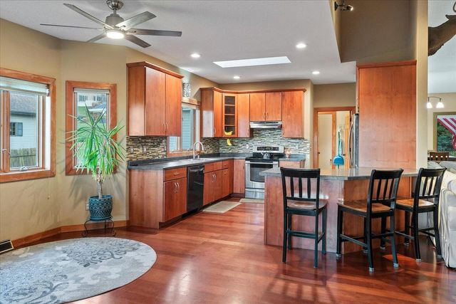 726 N 4th Street, La Crescent, MN 55947