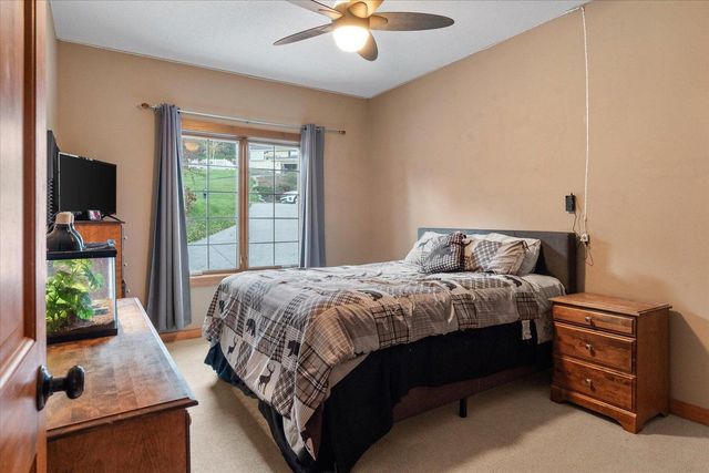 726 N 4th Street, La Crescent, MN 55947