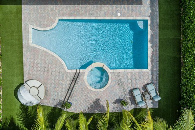 117 Hidden Hollow Drive, Palm Beach Gardens, FL 33418