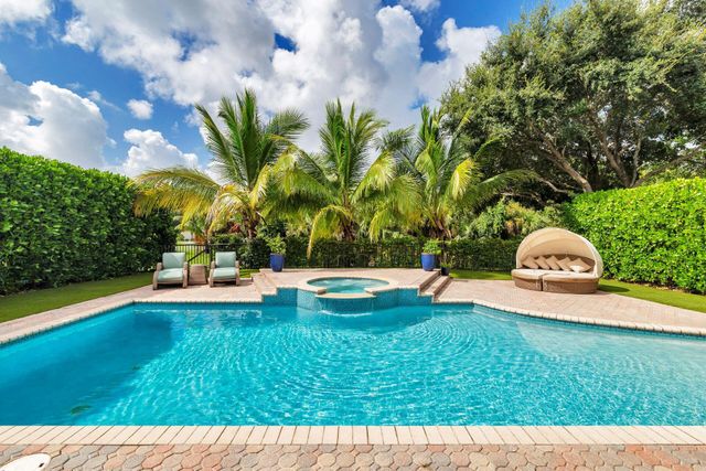 117 Hidden Hollow Drive, Palm Beach Gardens, FL 33418