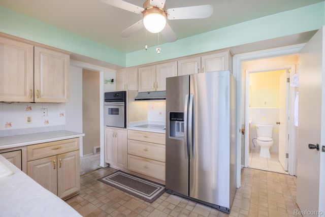 5121 McKinley Road, Warren, MI 48091