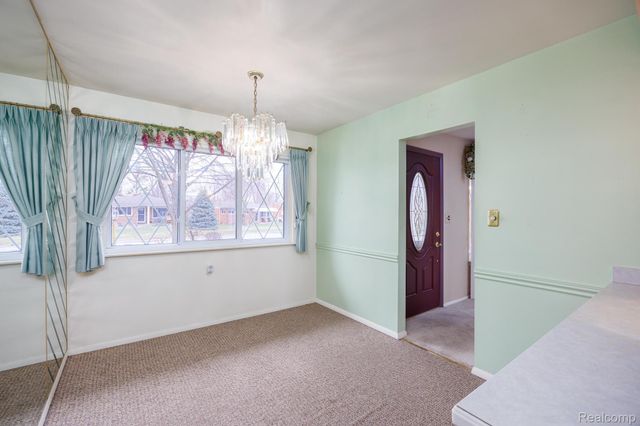 5121 McKinley Road, Warren, MI 48091