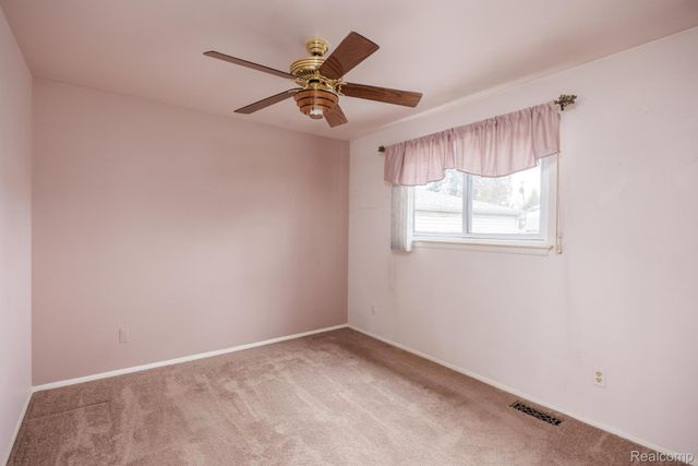 5121 McKinley Road, Warren, MI 48091