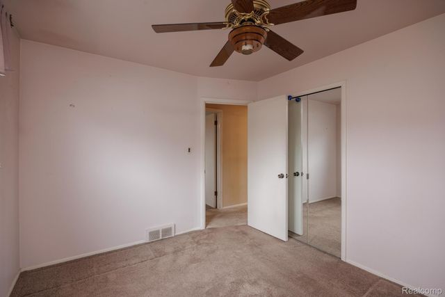 5121 McKinley Road, Warren, MI 48091