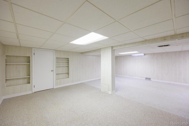 5121 McKinley Road, Warren, MI 48091