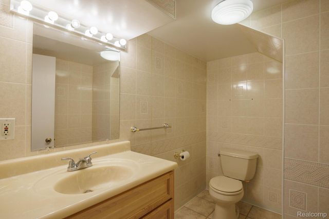 5121 McKinley Road, Warren, MI 48091