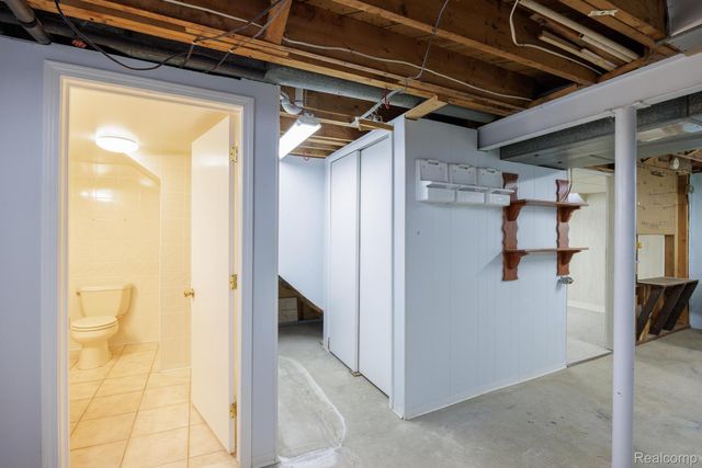 5121 McKinley Road, Warren, MI 48091