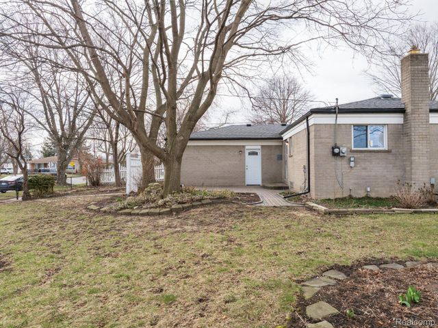 5121 McKinley Road, Warren, MI 48091