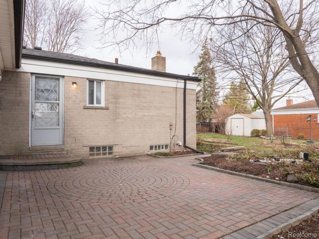 5121 McKinley Road, Warren, MI 48091