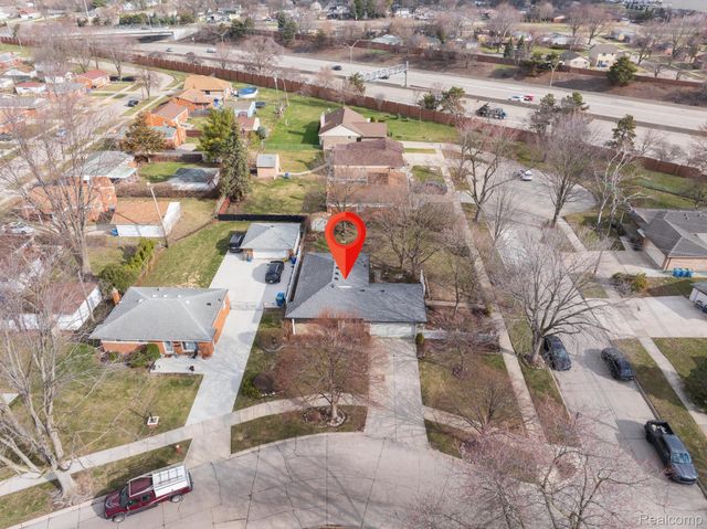 5121 McKinley Road, Warren, MI 48091