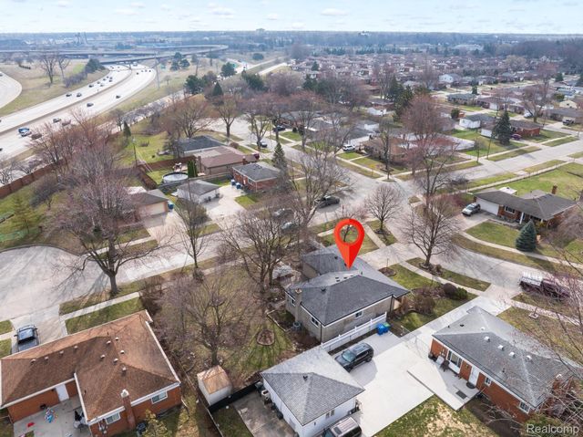 5121 McKinley Road, Warren, MI 48091