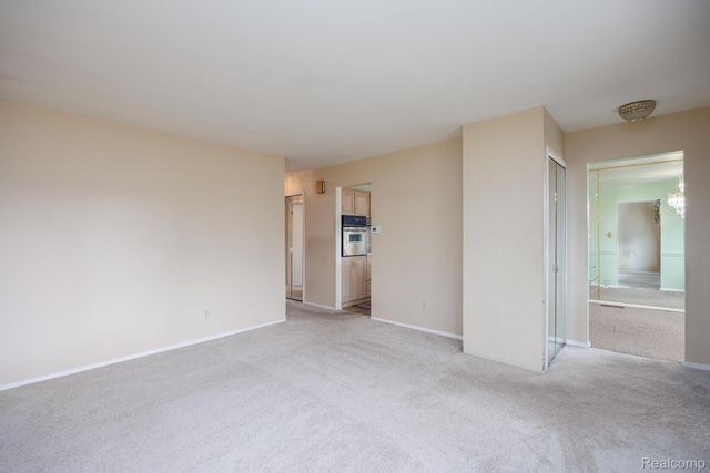 5121 McKinley Road, Warren, MI 48091