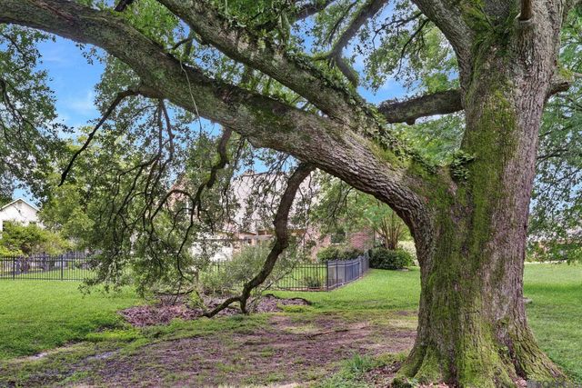 11924 Indigo Dr, St Francisville, LA 70775