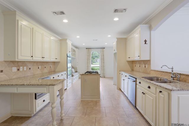 11924 Indigo Dr, St Francisville, LA 70775