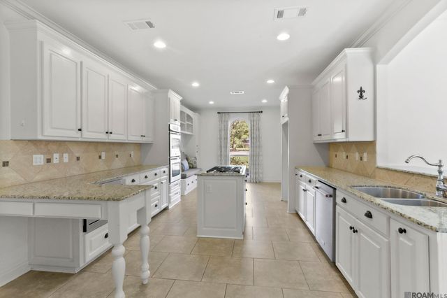 11924 Indigo Dr, St Francisville, LA 70775