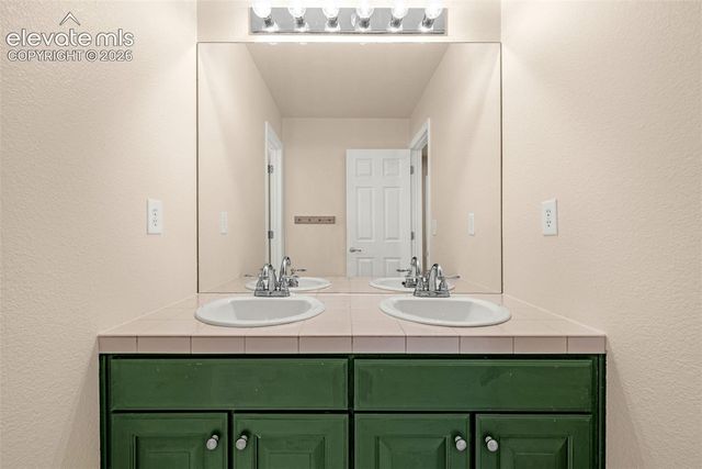 848 Wahsatch Ridge Point, Colorado Springs, CO 80903