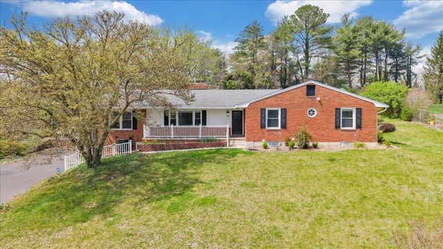 1531 Coral Ridge RD, Roanoke, VA 24018