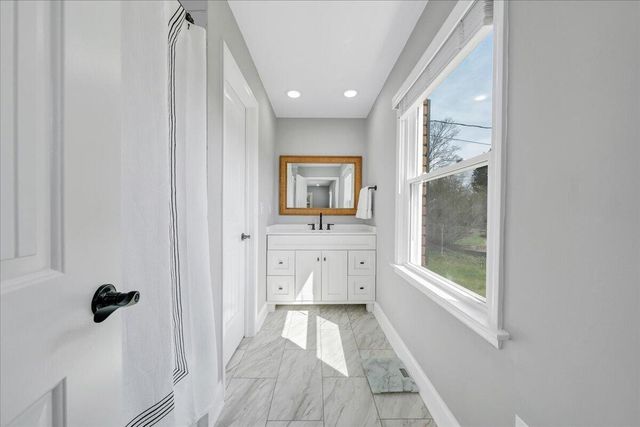 1531 Coral Ridge RD, Roanoke, VA 24018