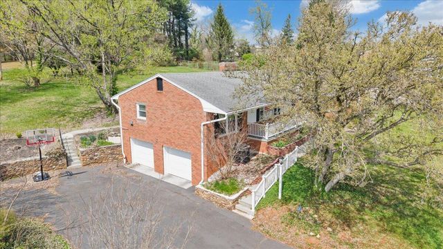 1531 Coral Ridge RD, Roanoke, VA 24018