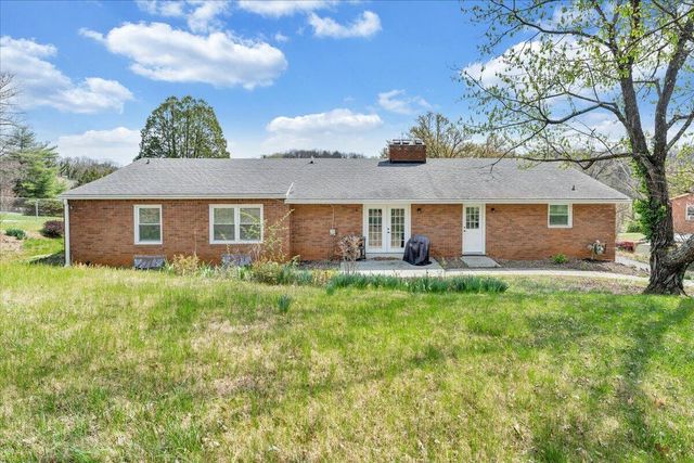 1531 Coral Ridge RD, Roanoke, VA 24018