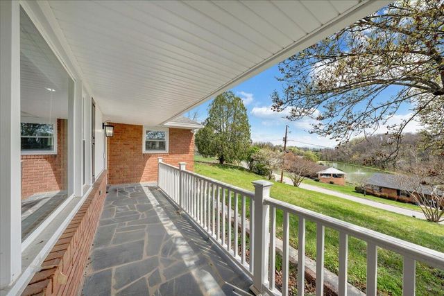 1531 Coral Ridge RD, Roanoke, VA 24018