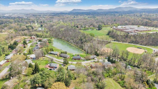 1531 Coral Ridge RD, Roanoke, VA 24018