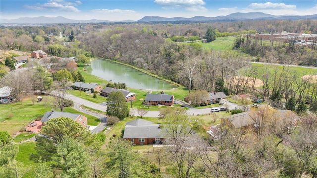 1531 Coral Ridge RD, Roanoke, VA 24018