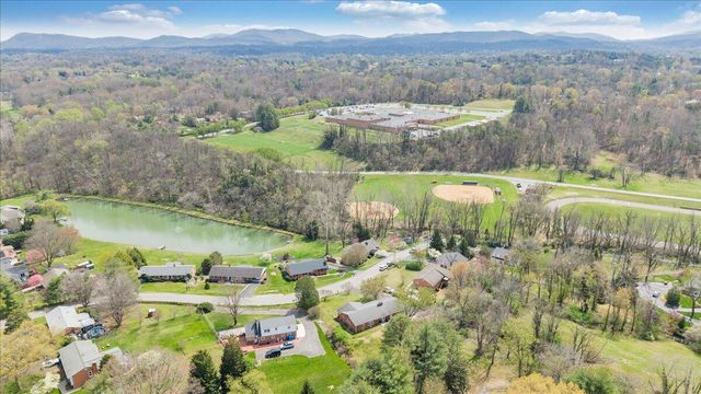 1531 Coral Ridge RD, Roanoke, VA 24018