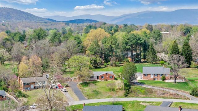 1531 Coral Ridge RD, Roanoke, VA 24018