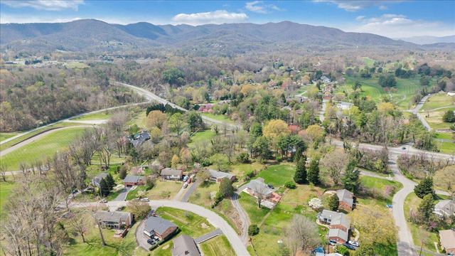 1531 Coral Ridge RD, Roanoke, VA 24018