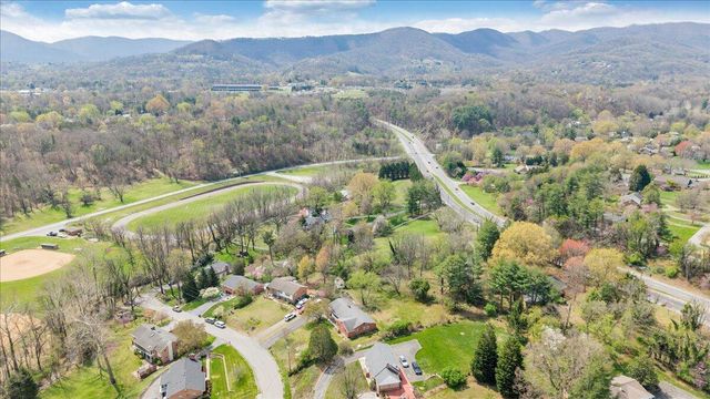 1531 Coral Ridge RD, Roanoke, VA 24018