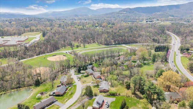 1531 Coral Ridge RD, Roanoke, VA 24018