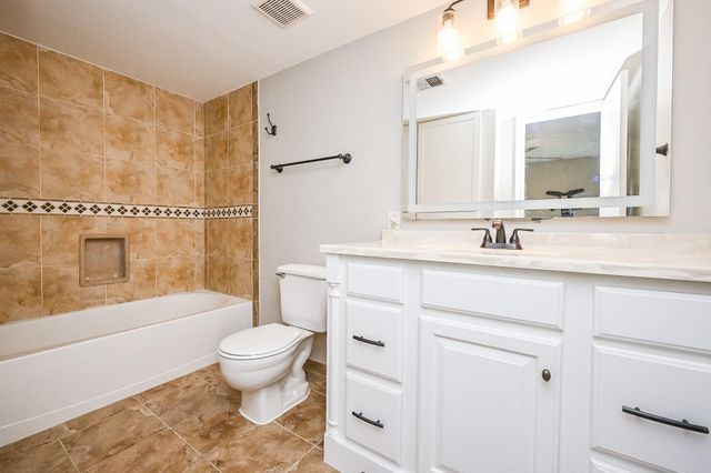 3901 Woodchase Drive 48, Houston, TX 77042