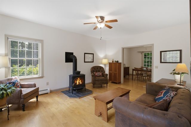 386 Farm Road, Arlington, VT 05250