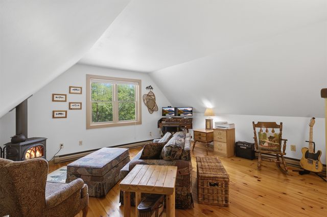 386 Farm Road, Arlington, VT 05250