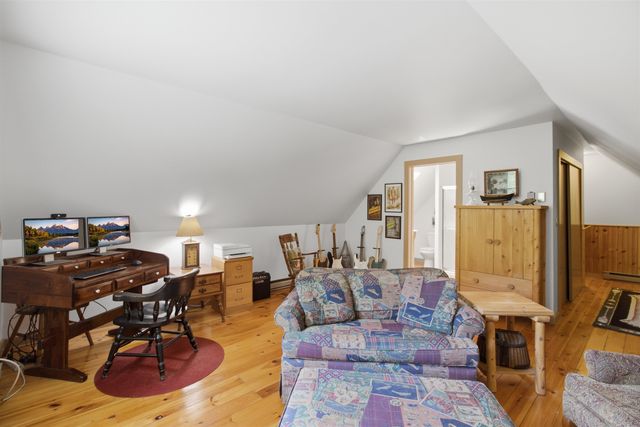 386 Farm Road, Arlington, VT 05250
