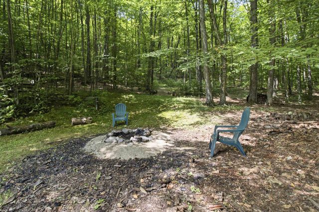 386 Farm Road, Arlington, VT 05250