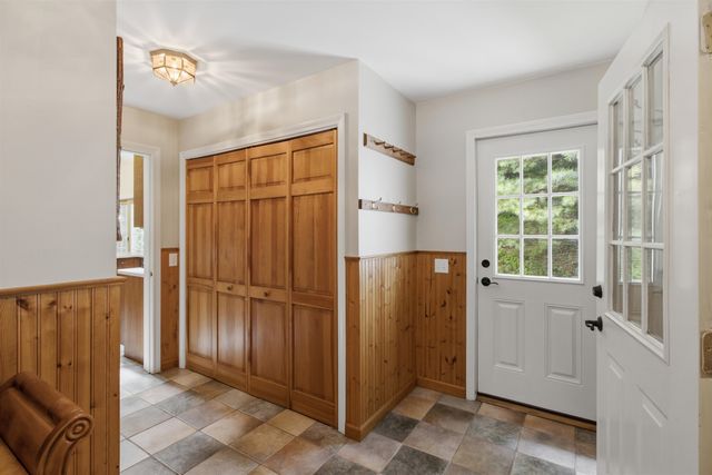 386 Farm Road, Arlington, VT 05250