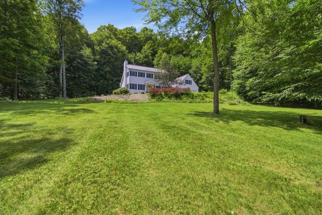 386 Farm Road, Arlington, VT 05250