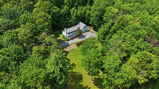 386 Farm Road, Arlington, VT 05250