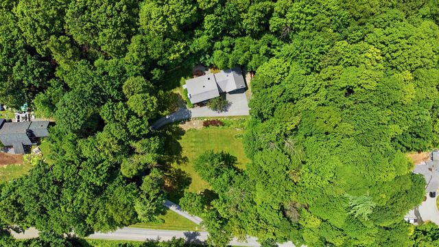 386 Farm Road, Arlington, VT 05250