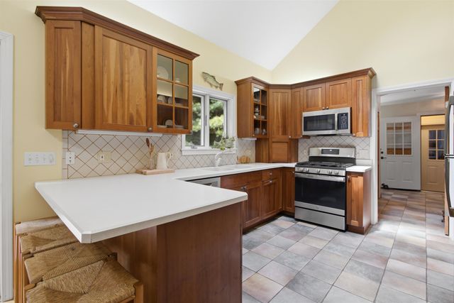 386 Farm Road, Arlington, VT 05250