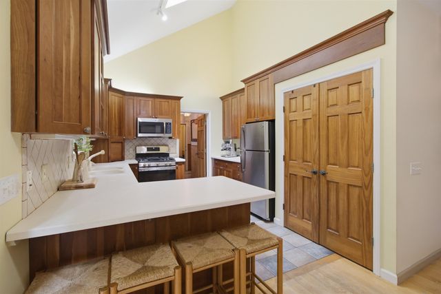 386 Farm Road, Arlington, VT 05250