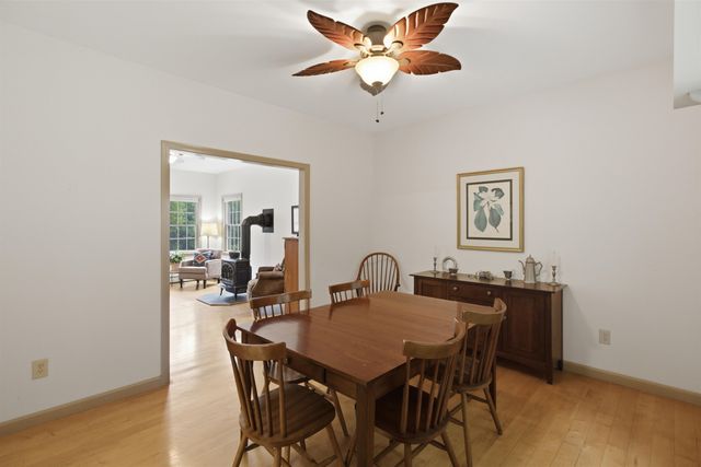 386 Farm Road, Arlington, VT 05250