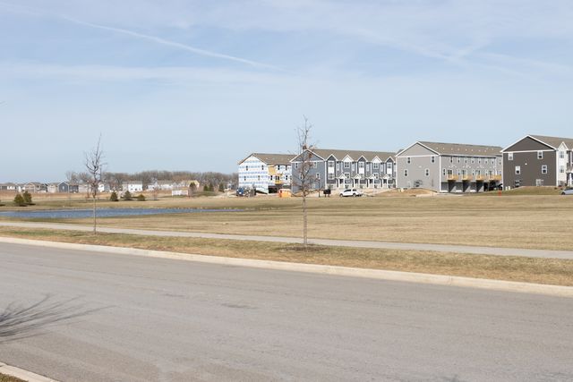 818 Briar Glen Court, Hampshire, IL 60140