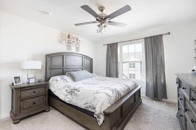 818 Briar Glen Court, Hampshire, IL 60140