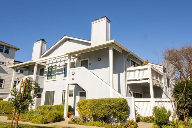 22 22 Schooner Ct, Richmond, CA 94804