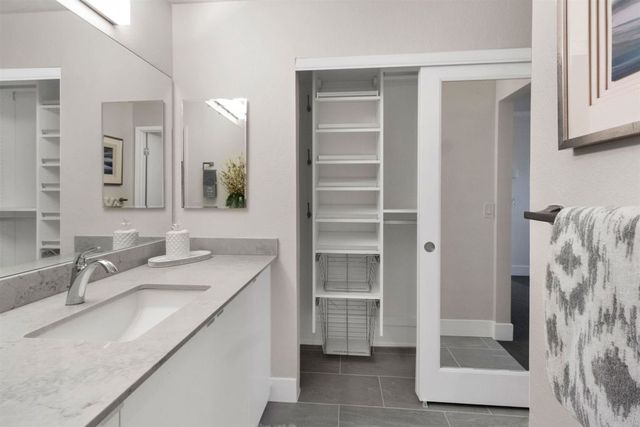 22 22 Schooner Ct, Richmond, CA 94804