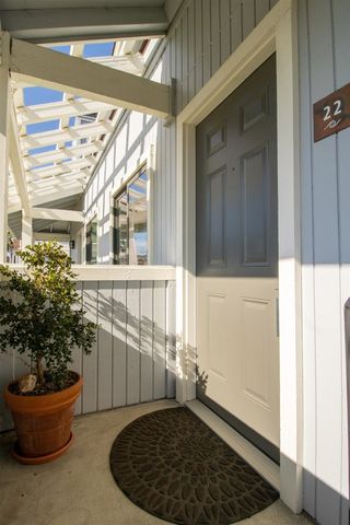 22 22 Schooner Ct, Richmond, CA 94804