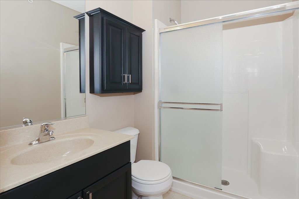 Image 24 of property listing at 1299 W Lake Street 306, Addison, IL 60101